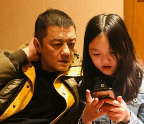 李亚鹏大女儿照片,美丽与智慧并存