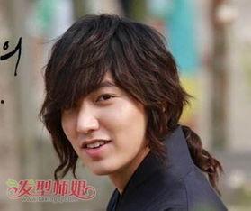 男孩长发发型图片,展现男孩独特魅力